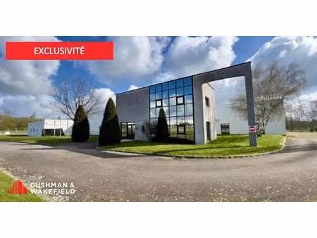 location local d'activités 2 550 m²