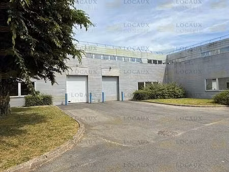 location local d'activités 473 m²