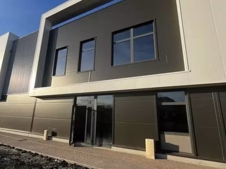 location local d'activités 357 m²