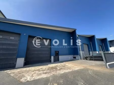 location local d'activités 49 m² à 1 279 m²