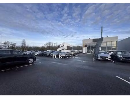 location local d'activités 198 m²