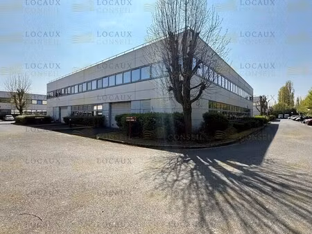location local d'activités 394 m²