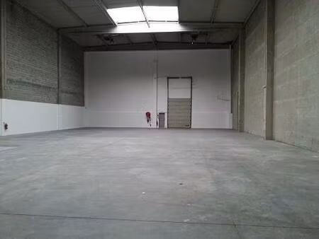 location local d’activités saint ouen 93400 1064m²