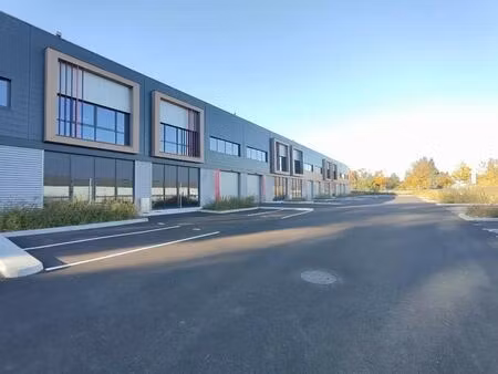 location local d’activités saint-quentin-fallavier 38070 274m² à 850m²