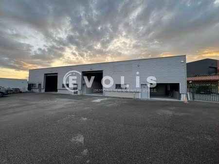 location local d'activités 375 m²