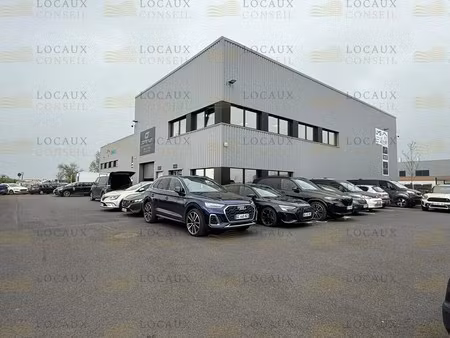 location local d'activités 484 m²