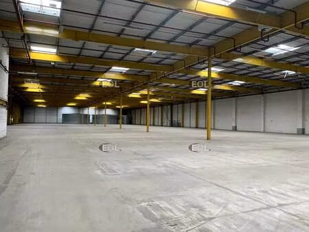 location entrepôt 10 009 m²