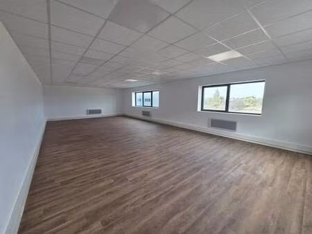 location entrepôt 367 m²