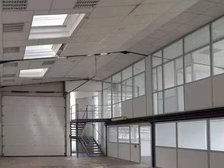 location entrepôt 932 m²