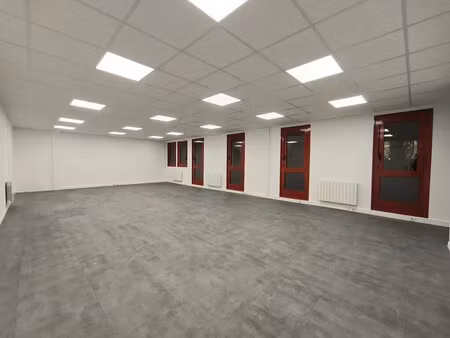 location local d’activités éragny 95610 298m² à 1758m²
