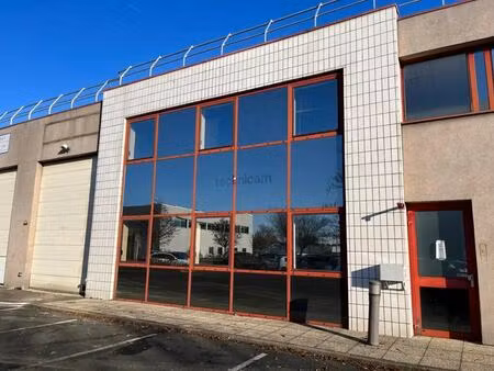 location local d'activités 164 m² à 1 052 m²