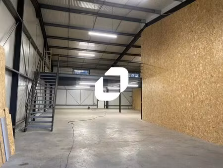 location local d'activités 350 m²