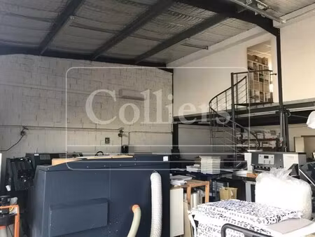 location local d'activités 240 m²