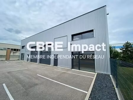 location local d'activités 277 m²
