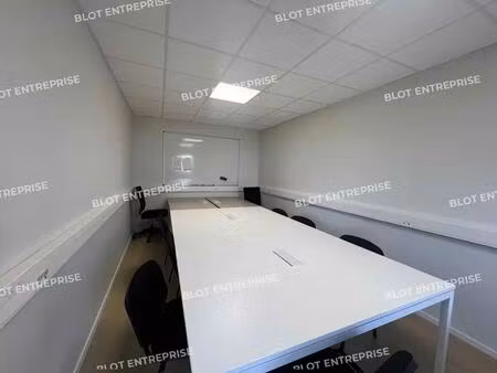 location local d’activités pace 35740 212m²