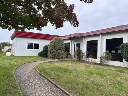 location local d'activités 424 m²