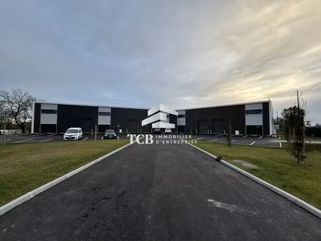 location local d'activités 173 m² à 366 m²