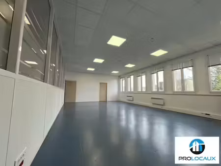 location local d’activités creil 60100 983m²
