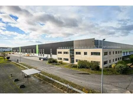 location entrepôt 31 349 m²
