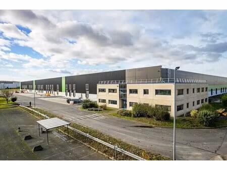 location entrepôt 31 349 m²