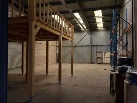 location entrepôt 376 m²