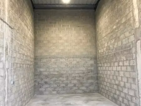 location local d'activités 42 m²