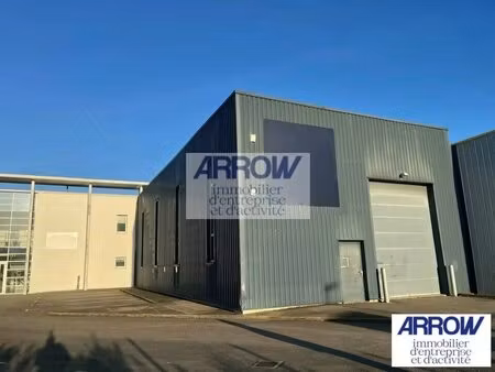 location local d'activités 700 m²