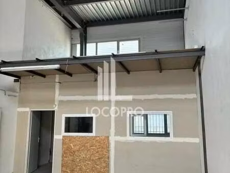 location local d'activités 90 m²