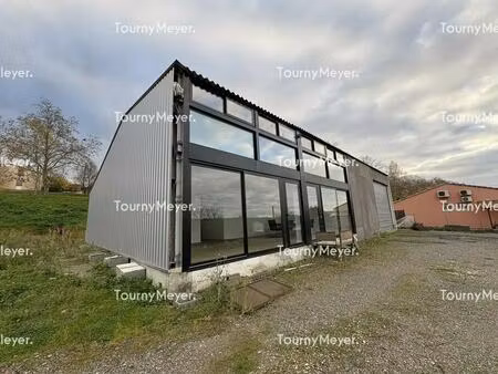 location local d'activités 223 m²