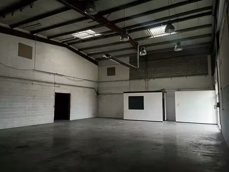 location local d’activités voiron 38500 1365m²
