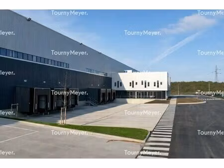location entrepôt 5 100 m²
