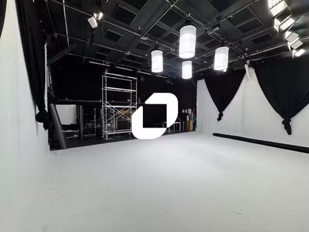 location local d'activités 167 m²