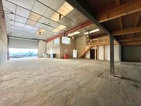 location entrepôt 565 m²