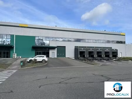 location entrepôt 4 857 m² à 21 769 m²