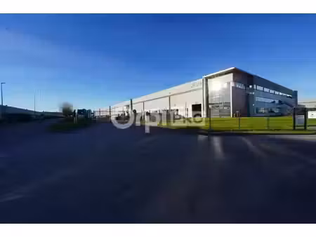 location entrepôt 24526m²