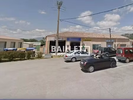 location entrepôt 205 m²