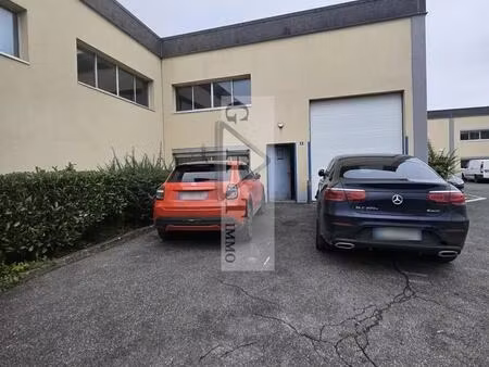 location entrepôt 112 m²