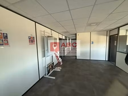 location local d’activités frontignan 34110 356m²