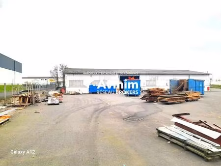 location local d'activités 2 115 m²