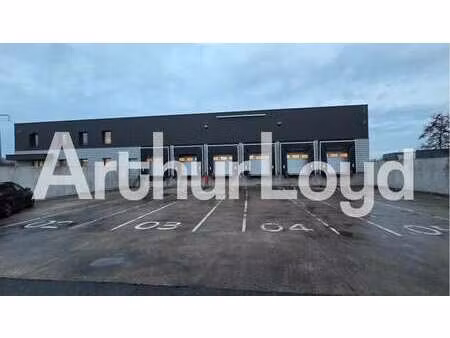 location local d'activités 1 980 m²