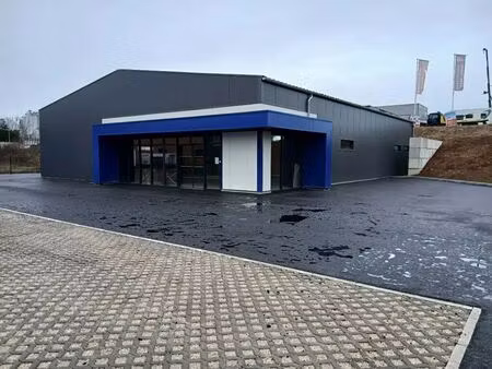 location local d'activités 500 m²