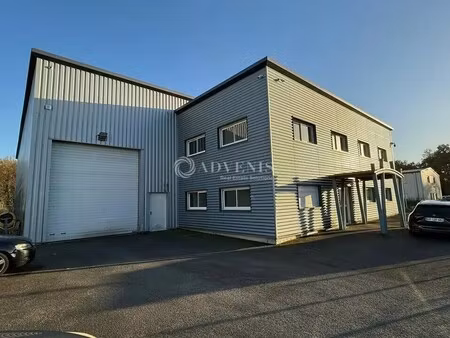 location local d'activités 970 m²