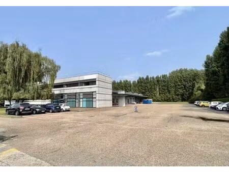 location local d'activités 4 200 m²
