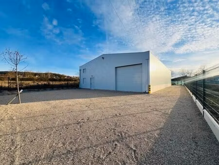 location local d’activités villiers saint frederic 78640 175m²
