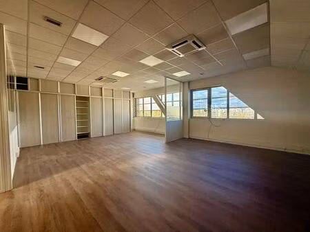 location bureaux 56 m² à 202 m²