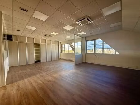 location bureaux 56 m² à 568 m²