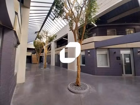 location bureaux 55 m² à 1 261 m²