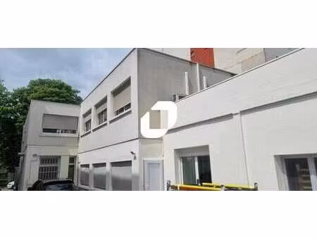 location entrepôt 862 m²