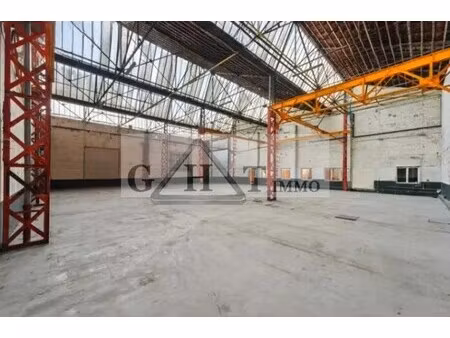 location entrepôt 828 m²
