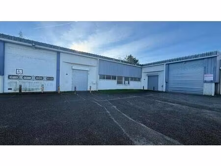 location entrepôt 708 m²